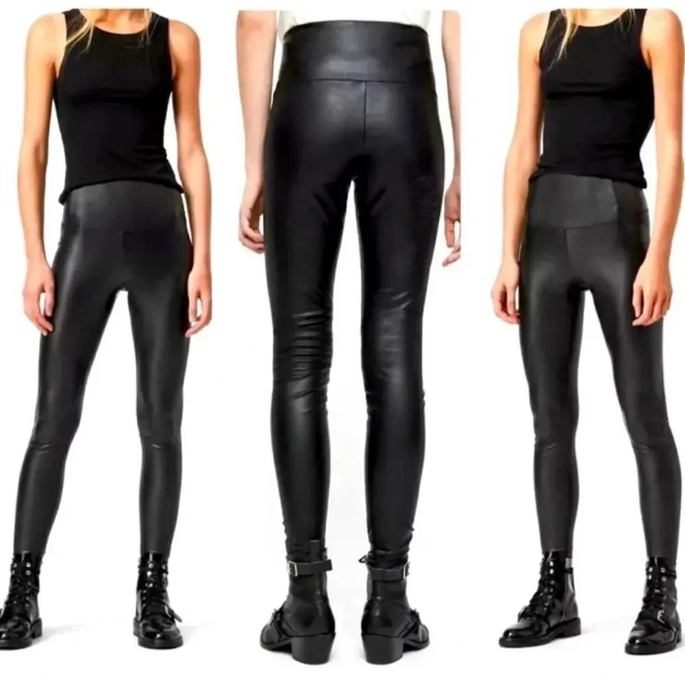 21 Saints faux leather leggings, black. Women’s size S